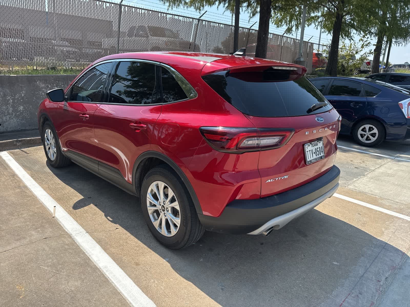 Thumbnail: 2023 Ford Escape - 4