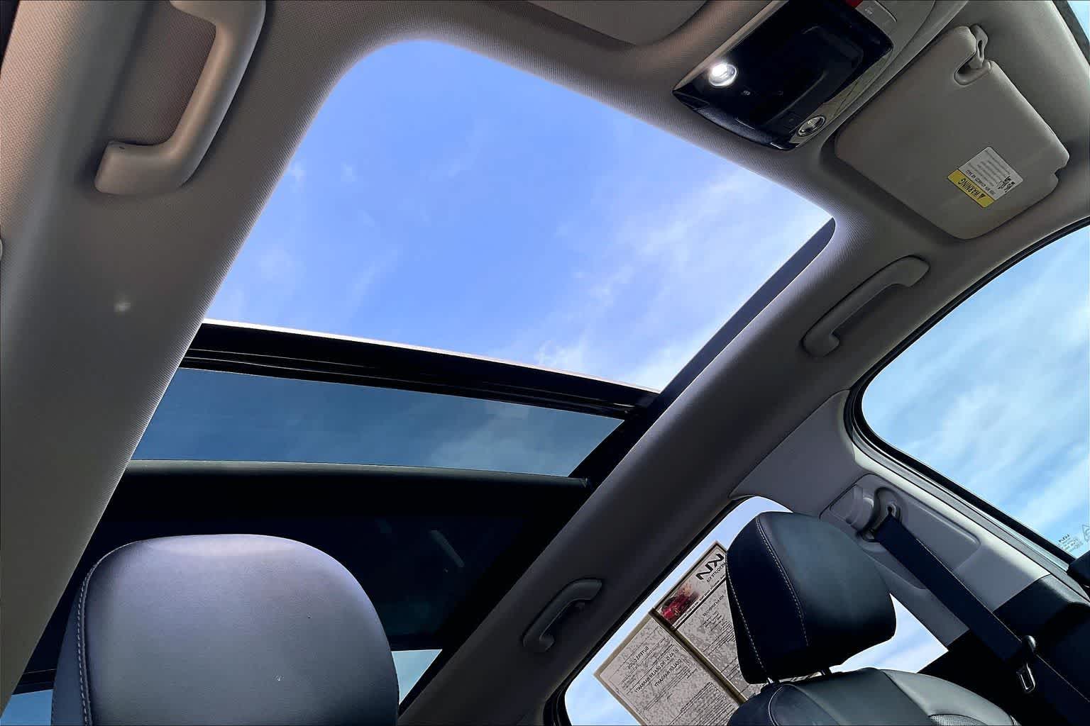 Thumbnail: 2023 Kia Sorento - 30