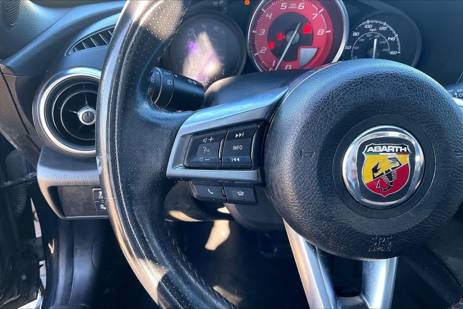 Thumbnail: 2018 Fiat 124 Spider - 22