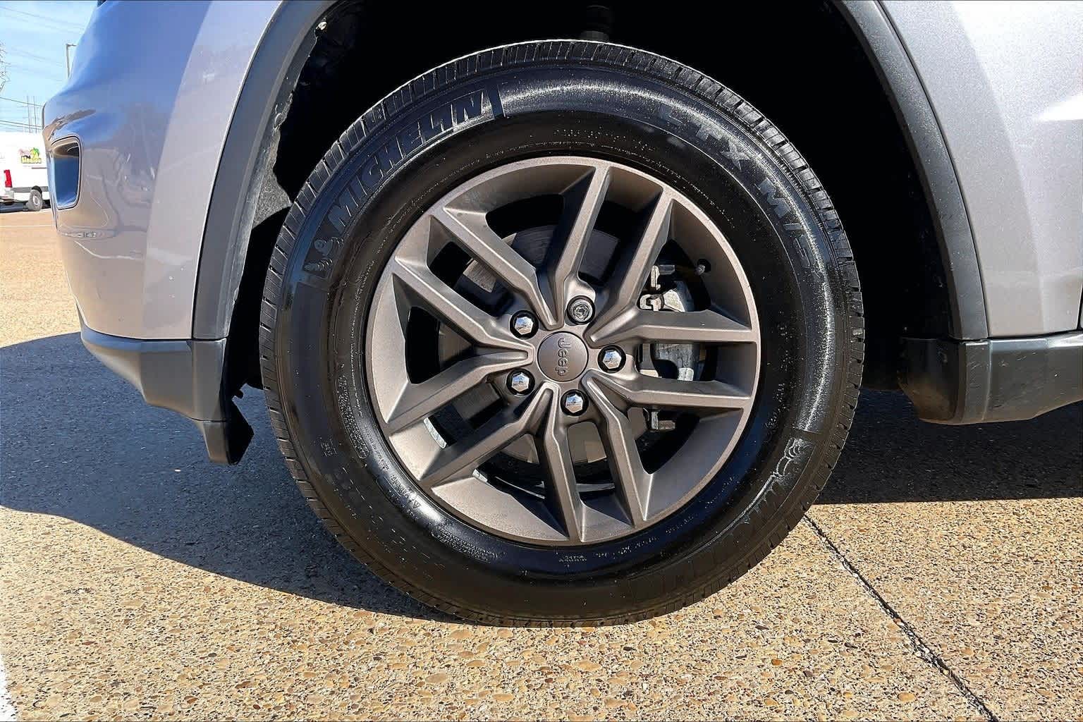 Thumbnail: 2016 Jeep Grand Cherokee - 8