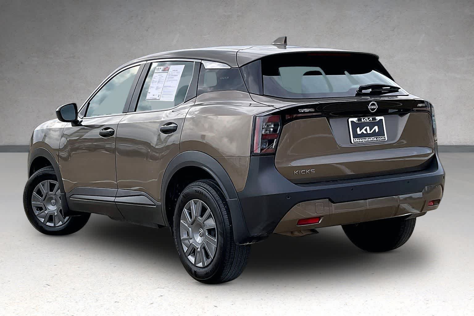 Thumbnail: 2025 Nissan Kicks - 4