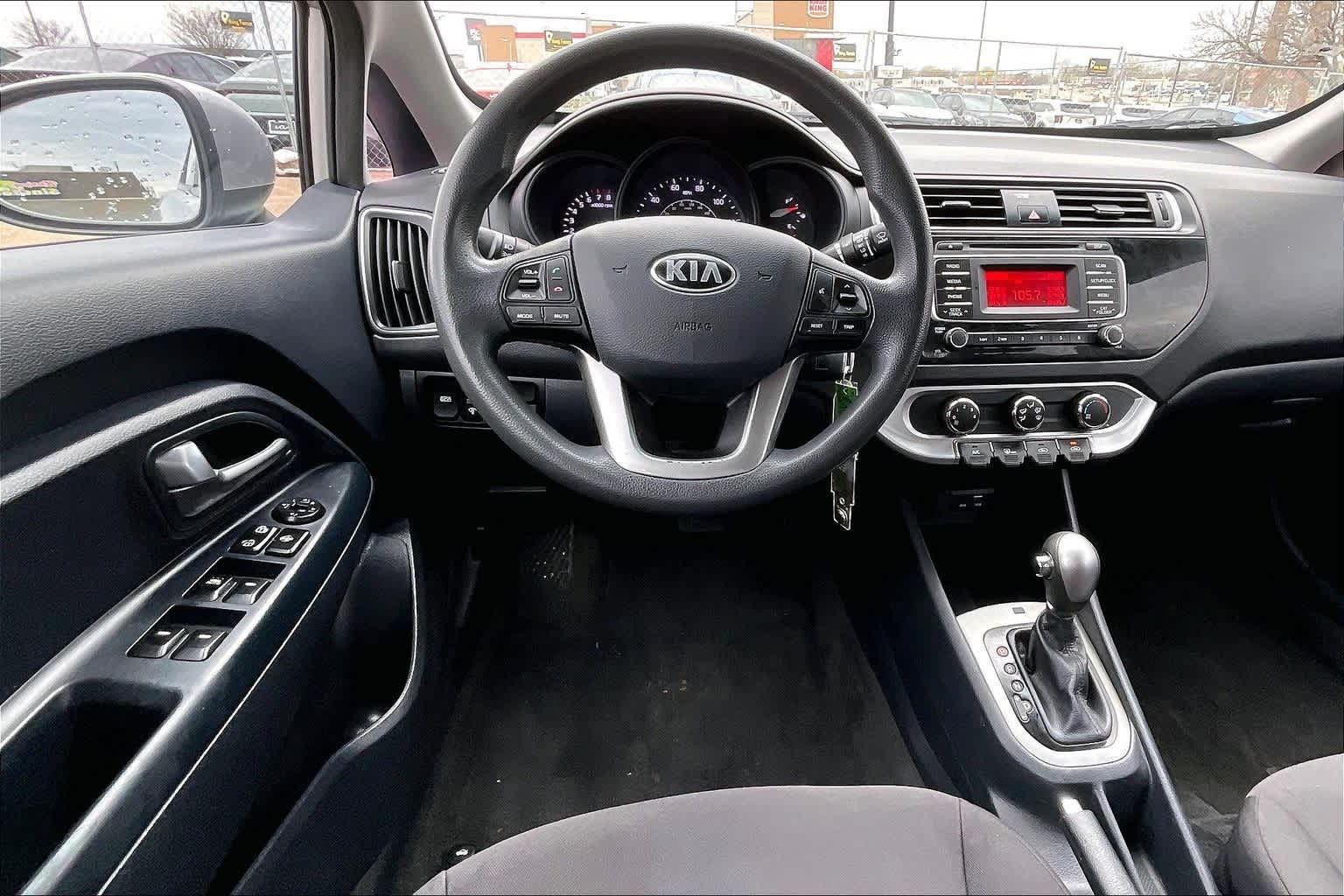 Thumbnail: 2017 Kia Rio - 14