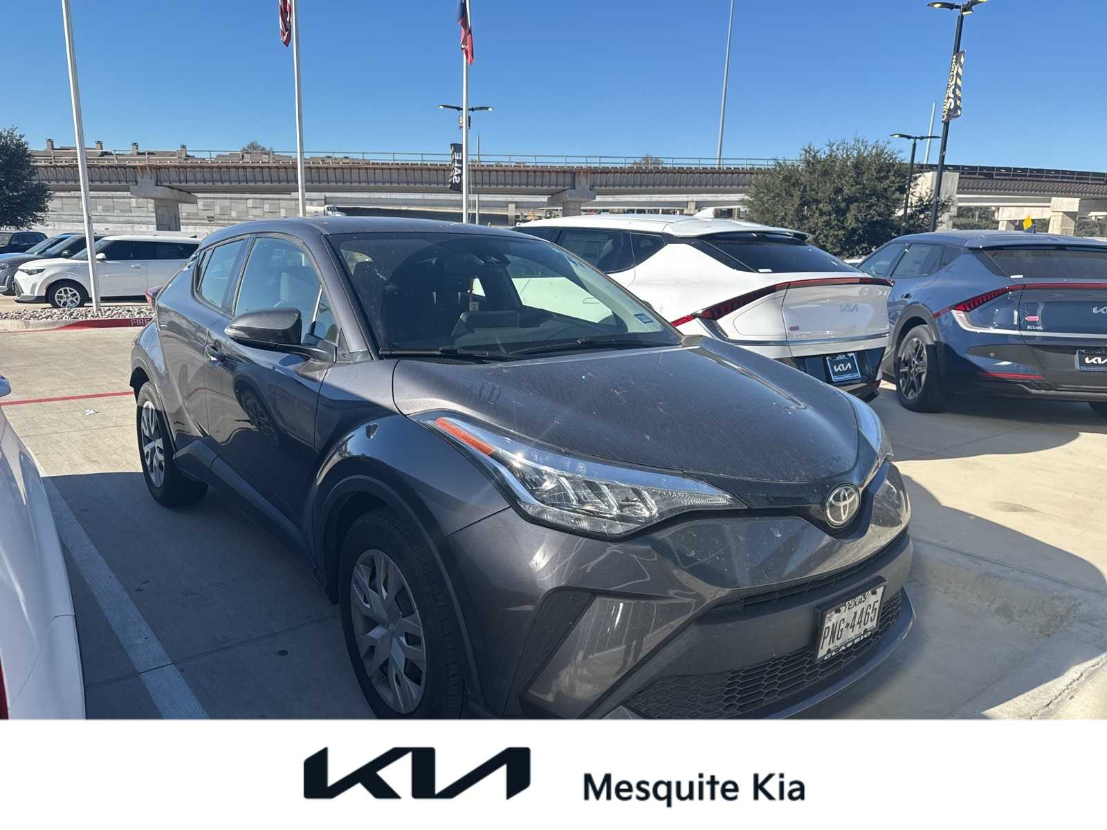 2021 Toyota C-HR LE's photo