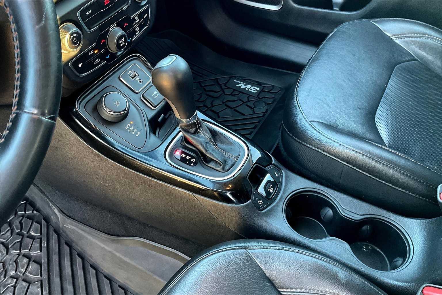 Thumbnail: 2019 Jeep Compass - 16