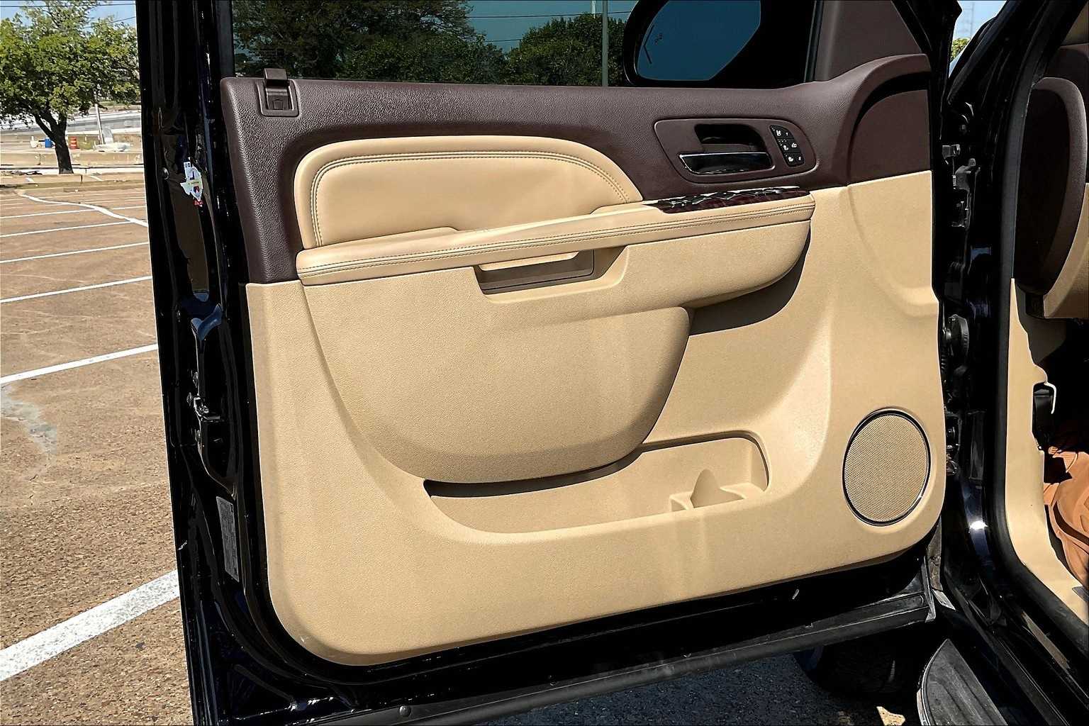 Thumbnail: 2014 GMC Yukon - 26