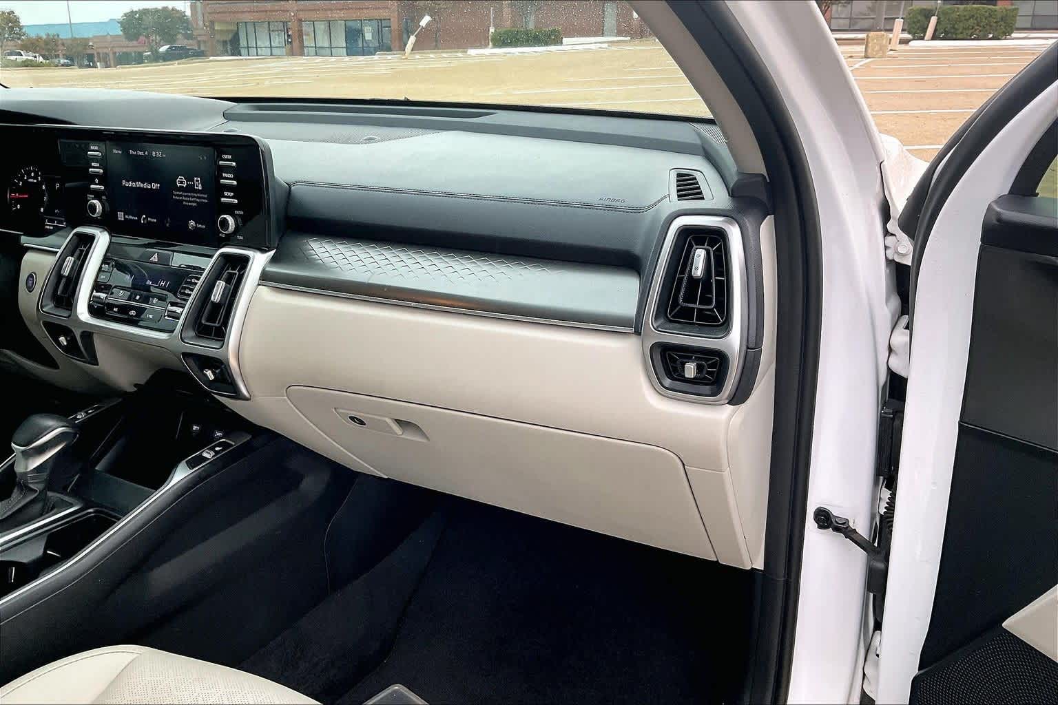 Thumbnail: 2021 Kia Sorento - 23