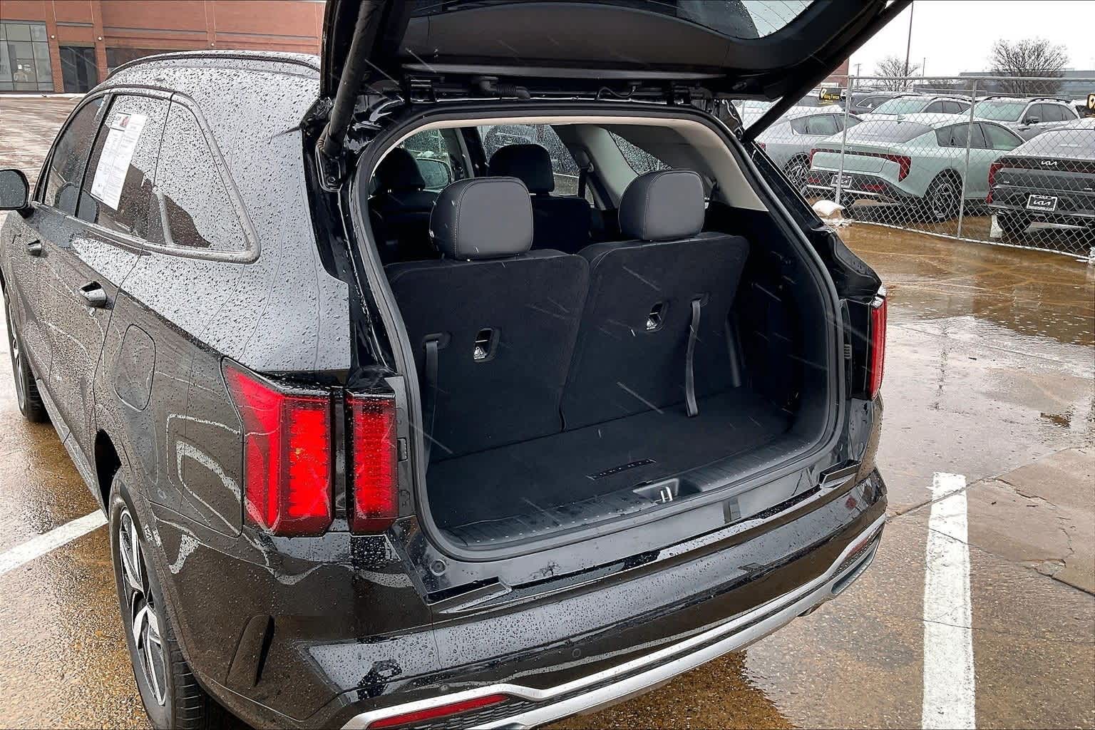 Thumbnail: 2023 Kia Sorento - 17