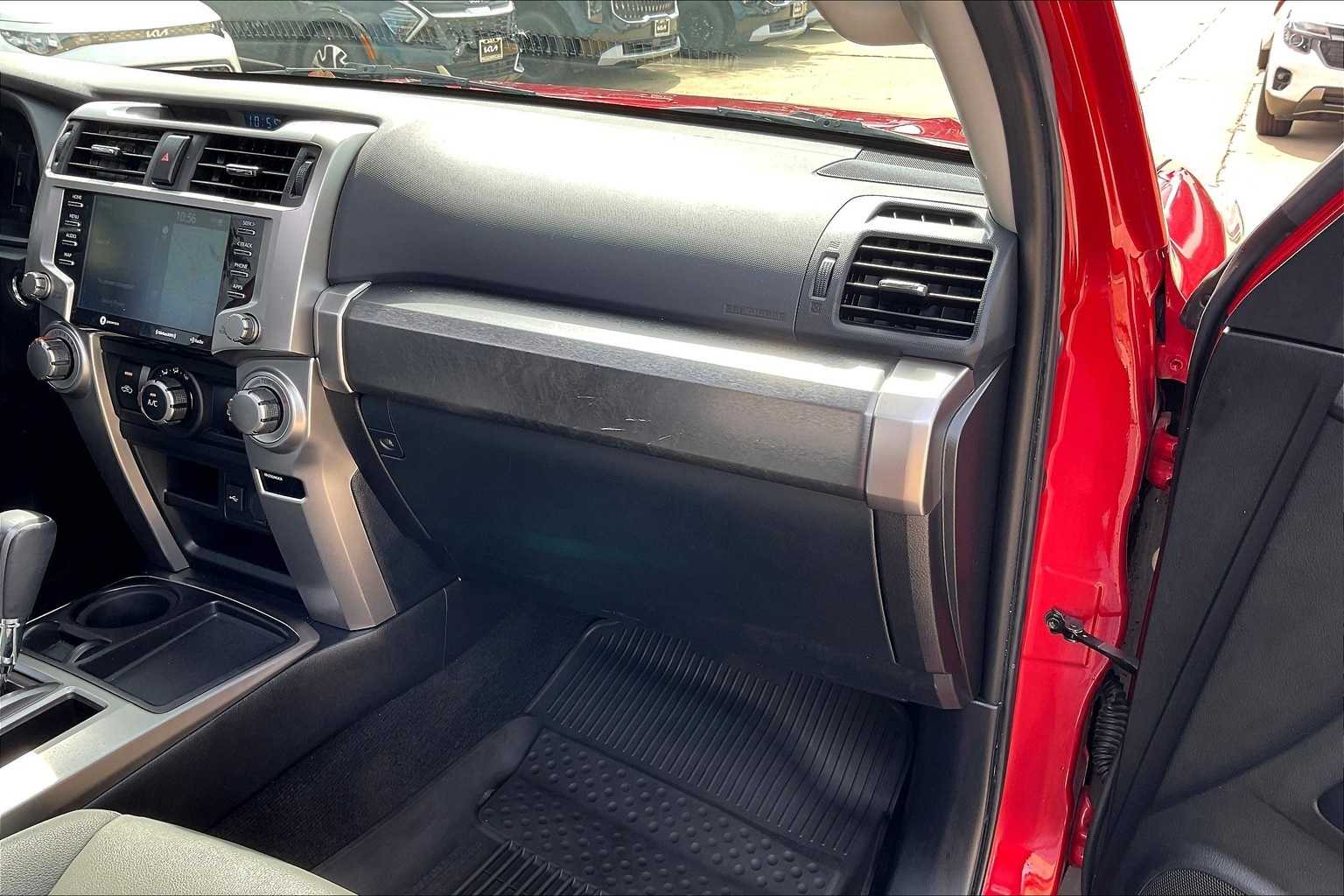 Thumbnail: 2020 Toyota 4Runner - 23