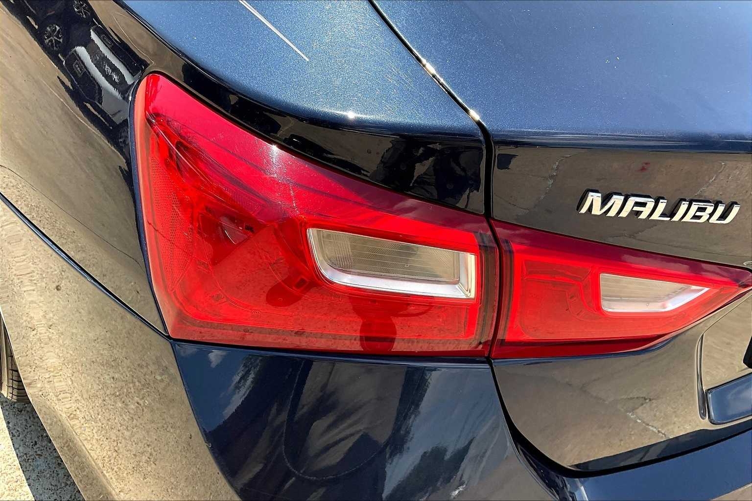 Thumbnail: 2016 Chevrolet Malibu - 31