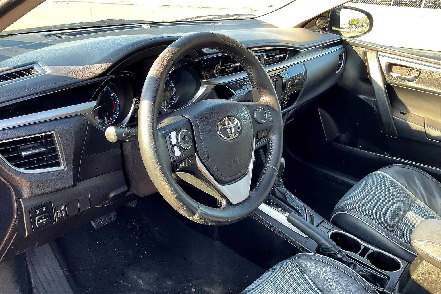 Thumbnail: 2014 Toyota Corolla - 2