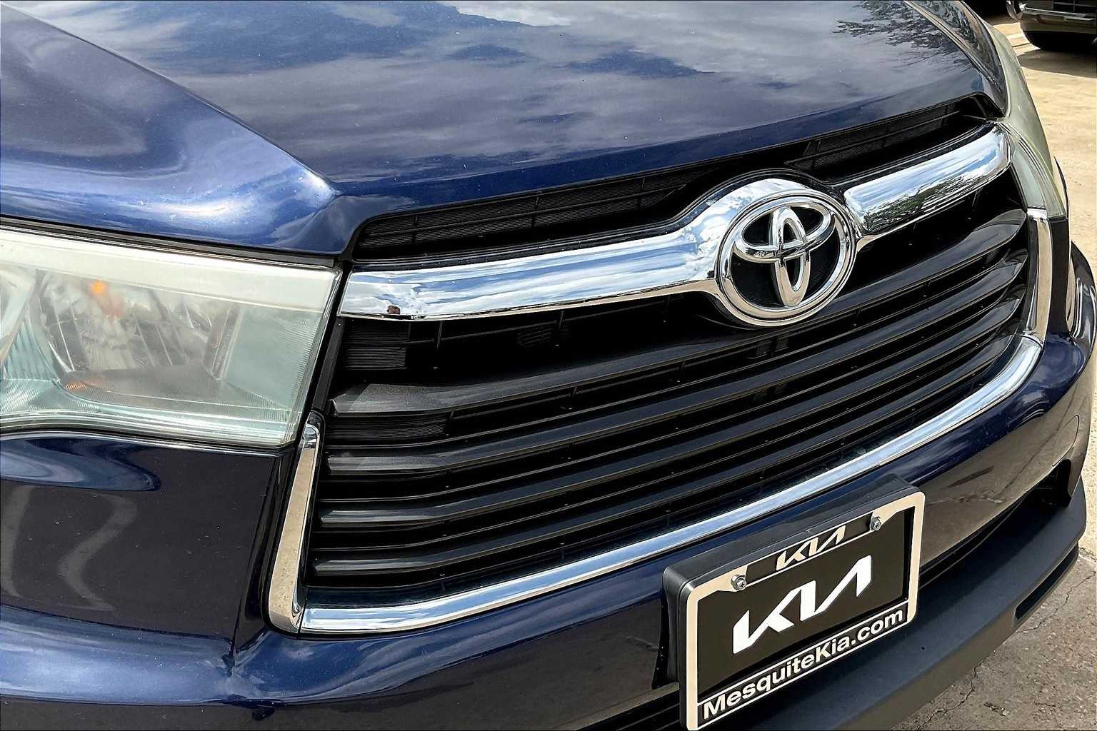 Thumbnail: 2016 Toyota Highlander - 33