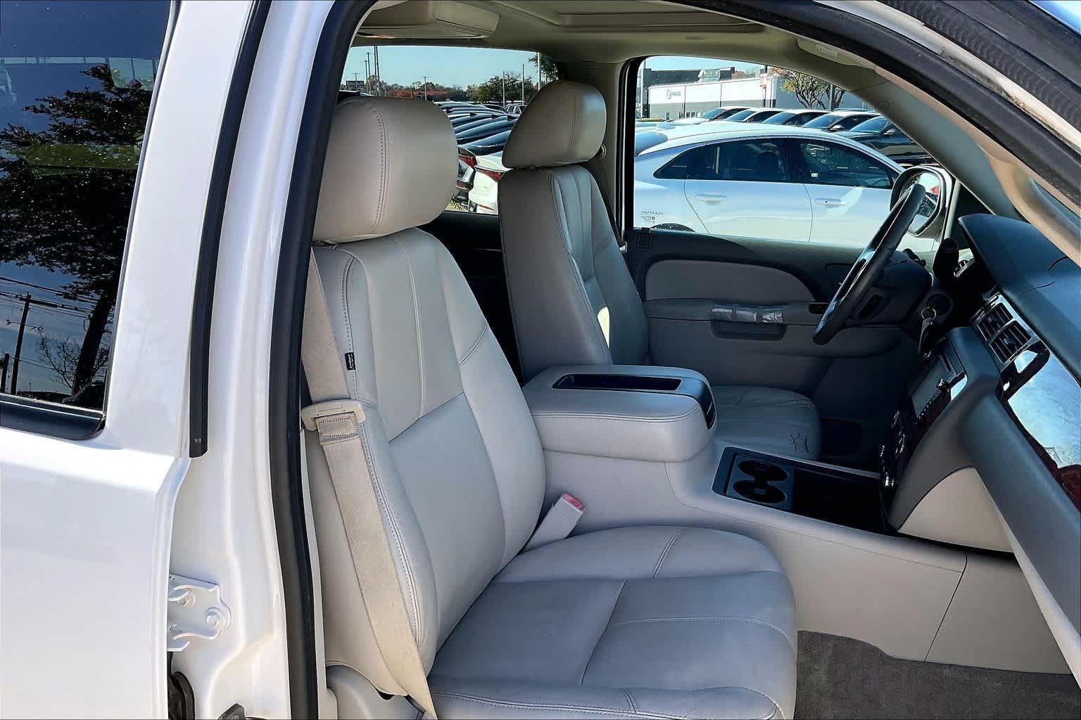 Thumbnail: 2013 Chevrolet Suburban - 13