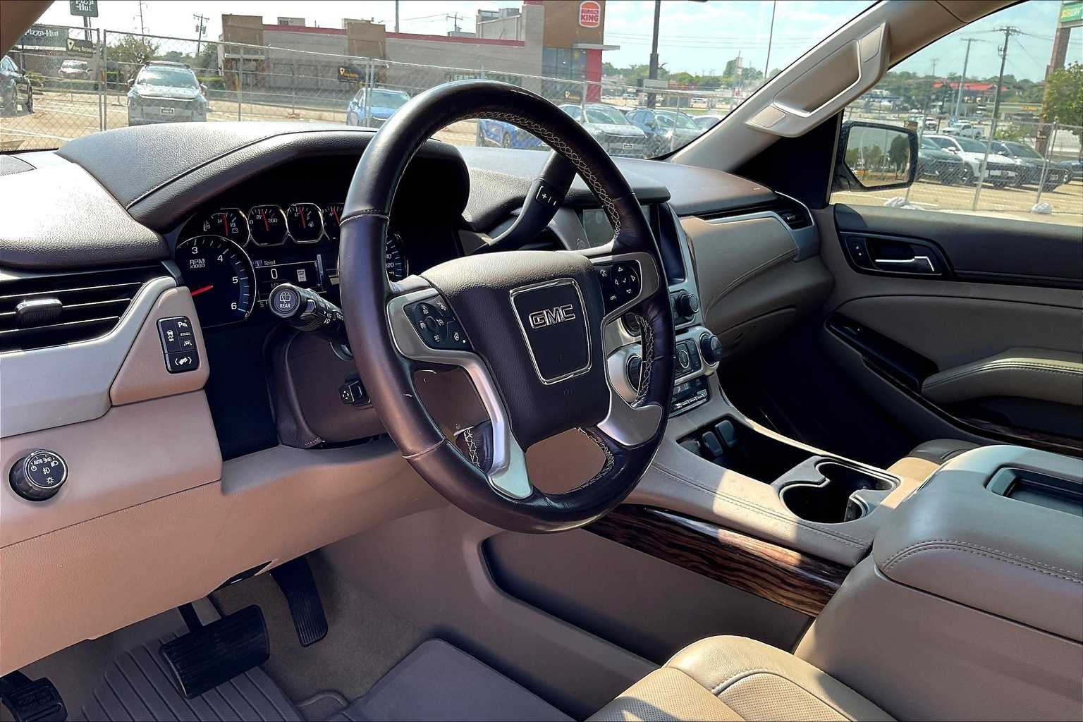 2018 Gmc Yukon SLT photo 2