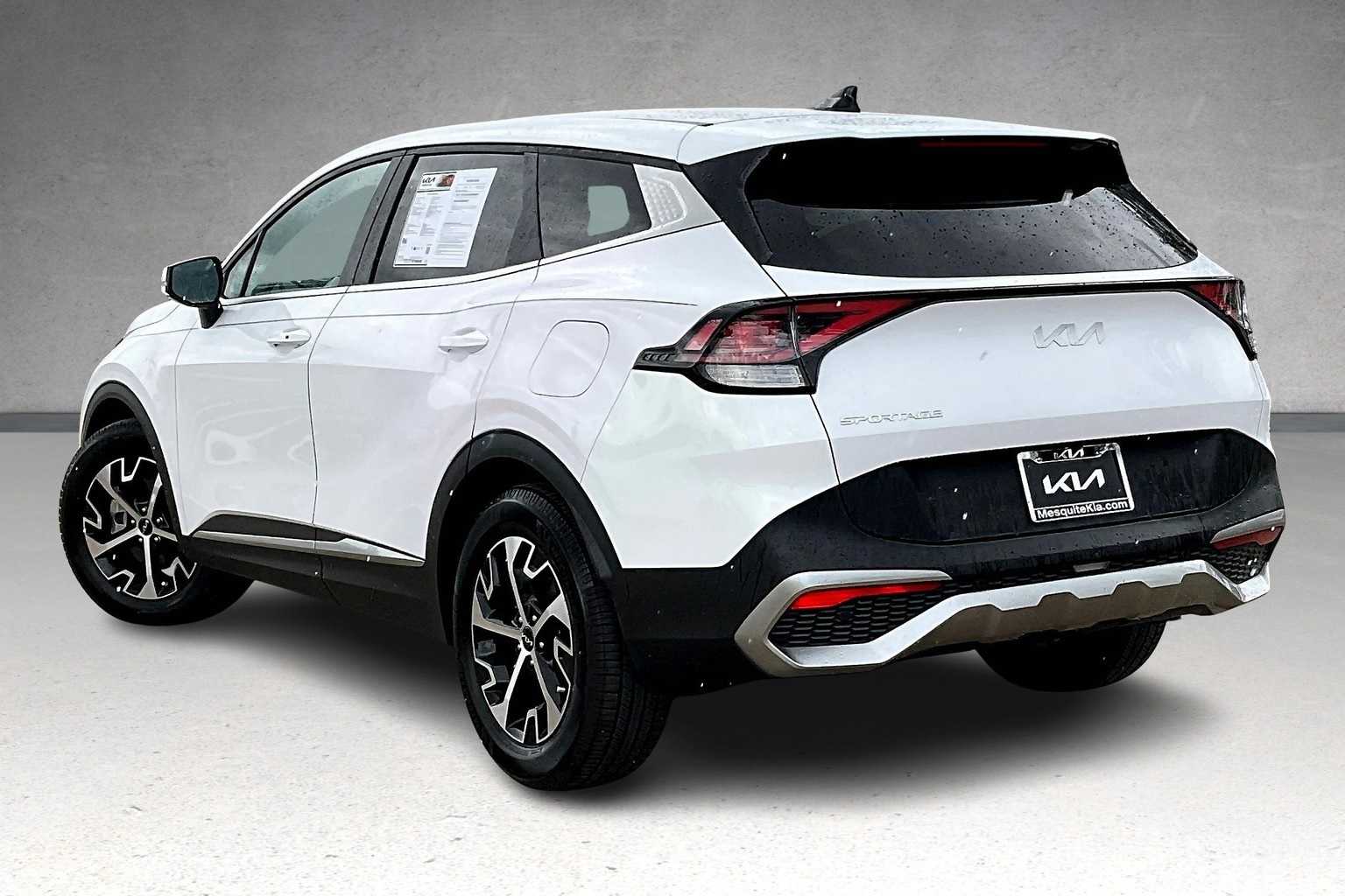Thumbnail: 2023 Kia Sportage - 4