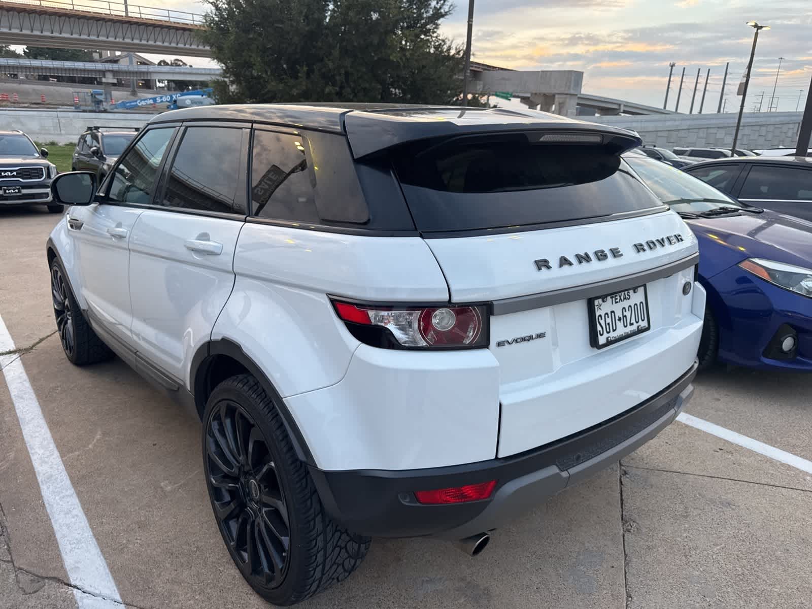 Thumbnail: 2013 Land Rover Range Rover Evoque - 2