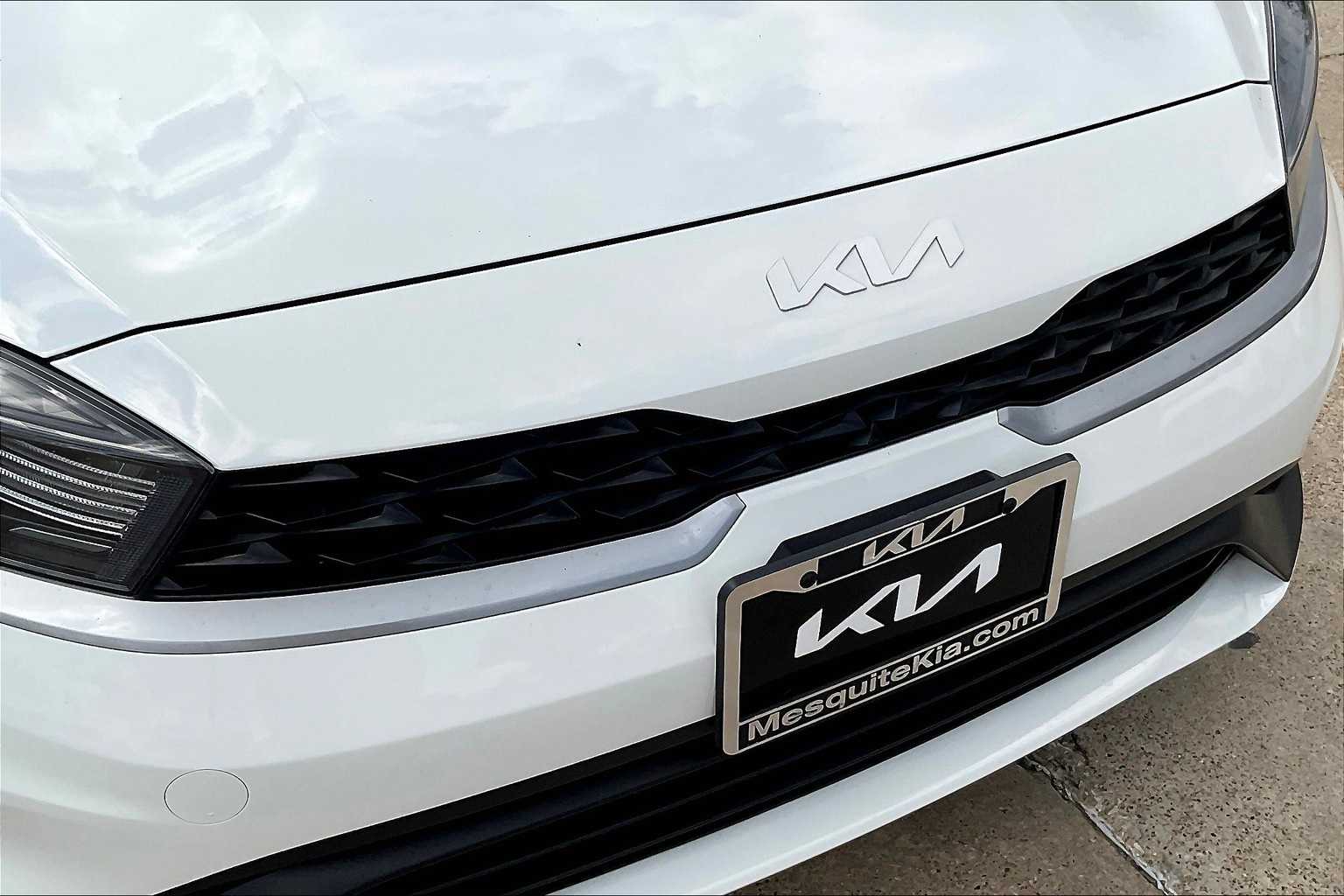 Thumbnail: 2024 Kia Forte - 32