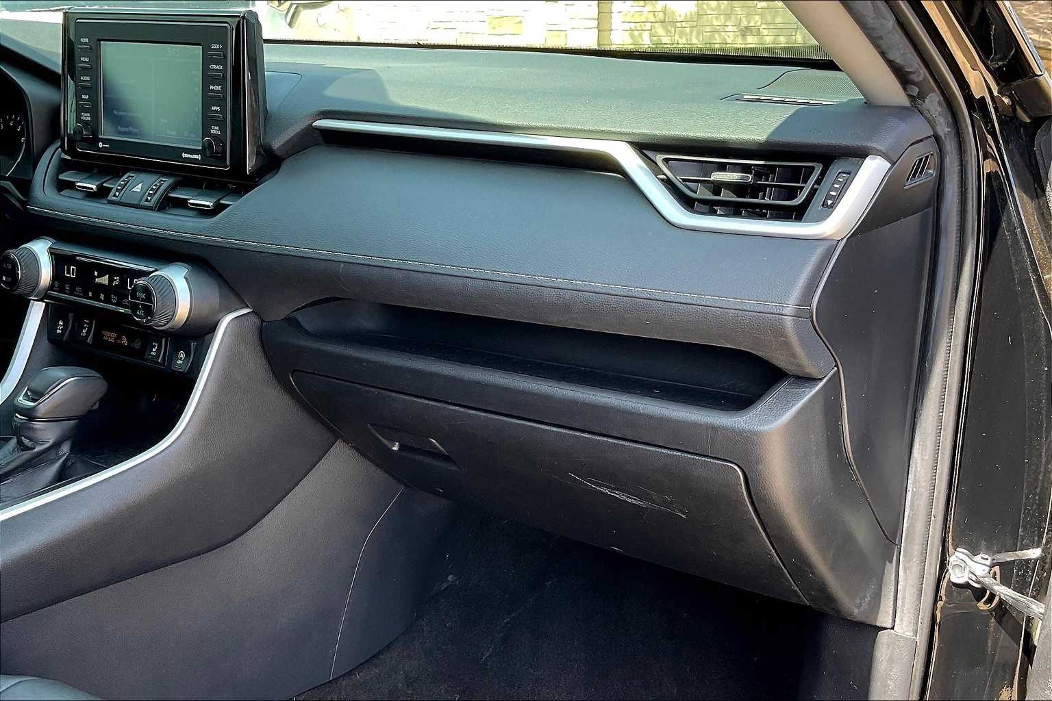 Thumbnail: 2021 Toyota RAV4 - 23