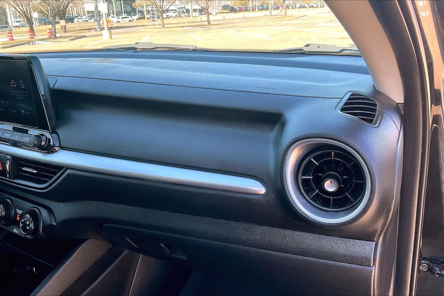 Thumbnail: 2024 Kia Forte - 22