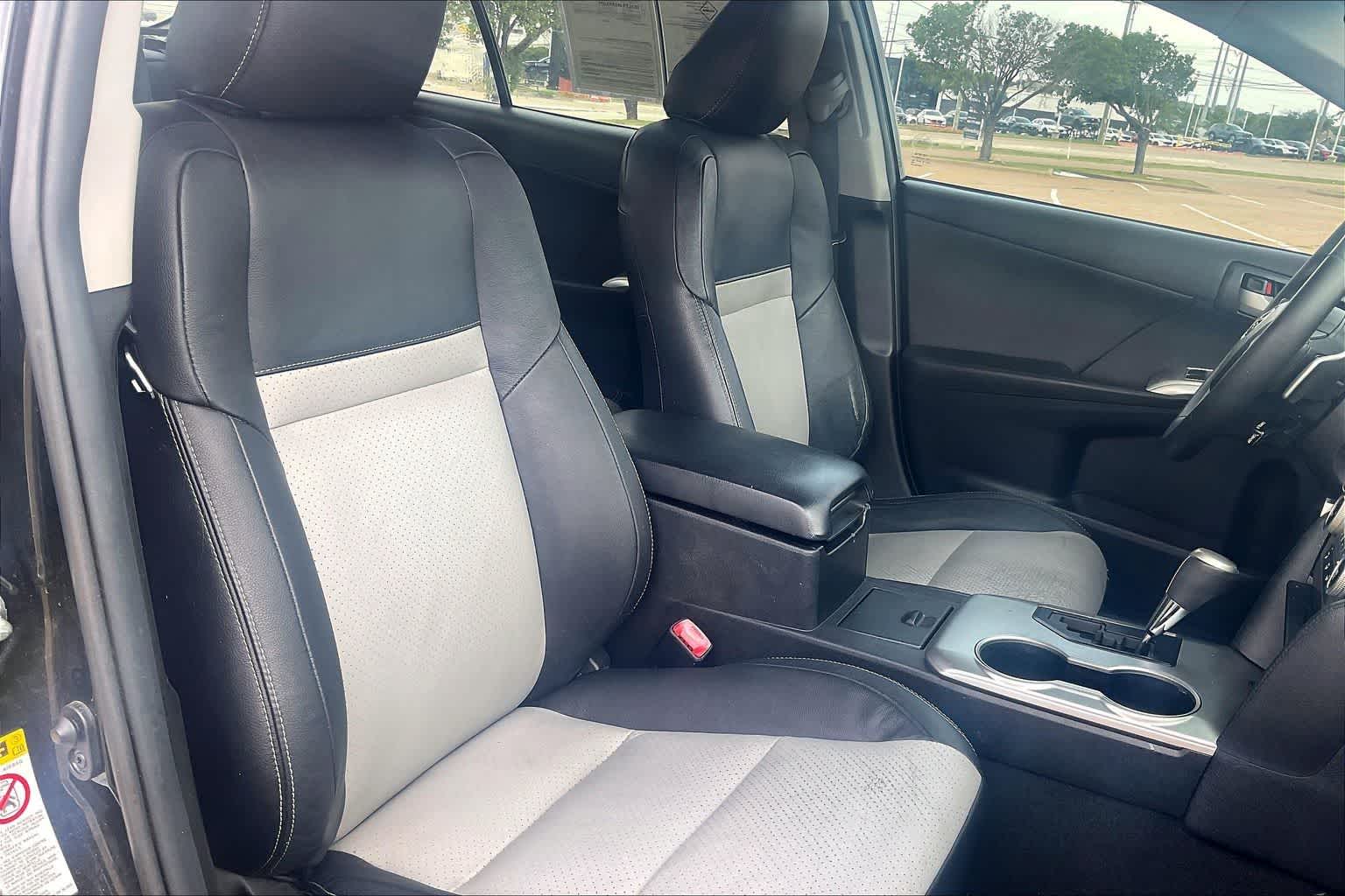 Thumbnail: 2014 Toyota Camry - 12