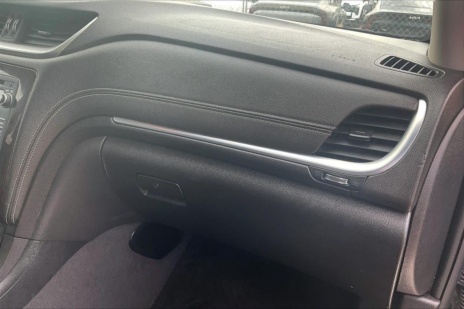 Thumbnail: 2017 Chevrolet Traverse - 22