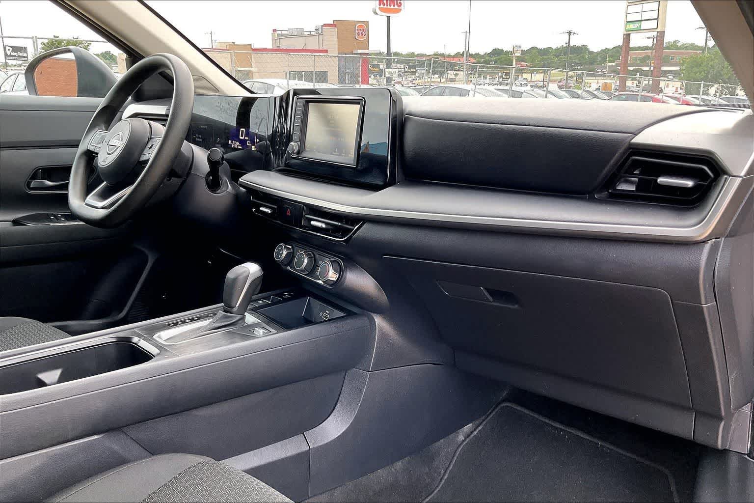Thumbnail: 2025 Nissan Kicks - 21