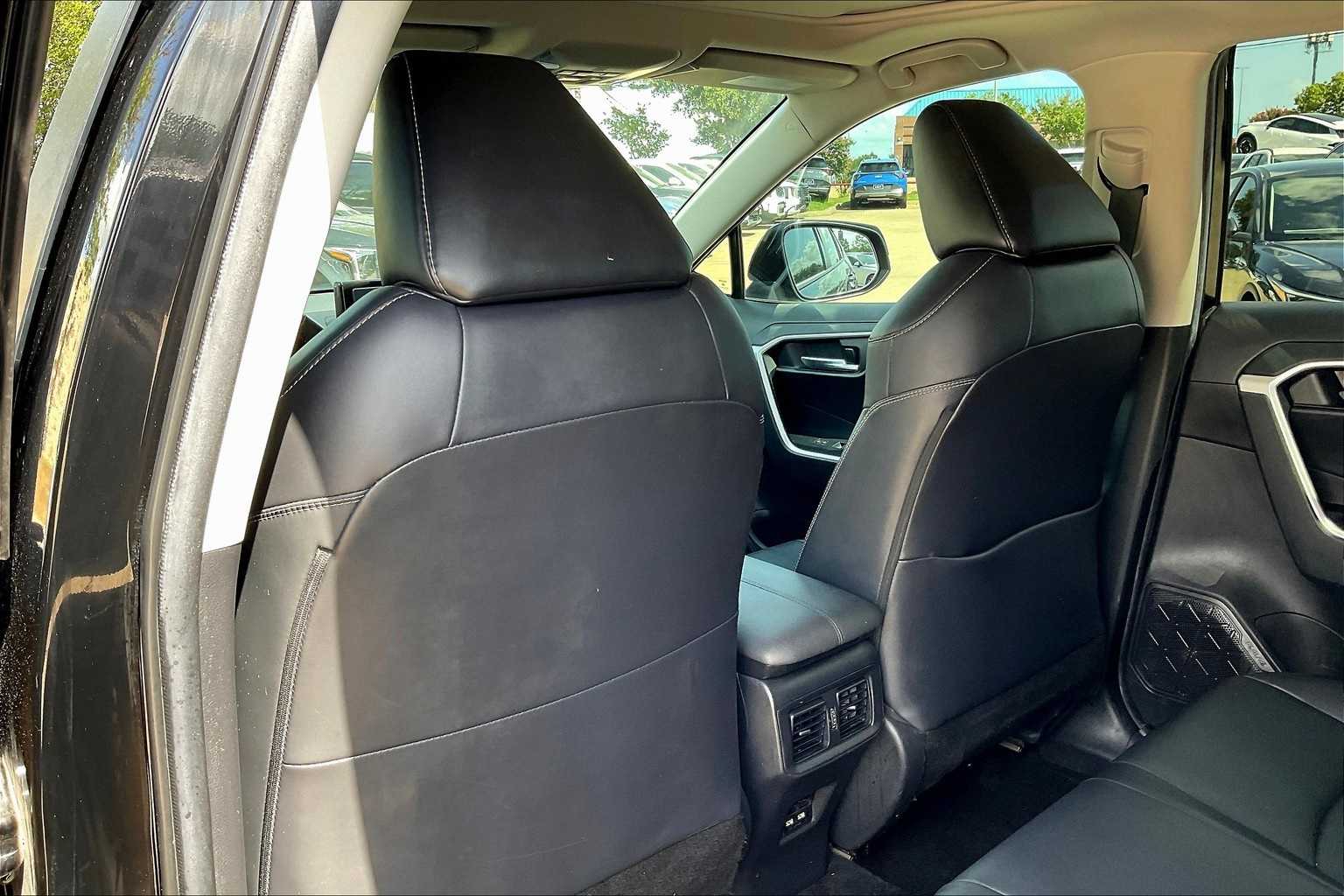 Thumbnail: 2021 Toyota RAV4 - 12