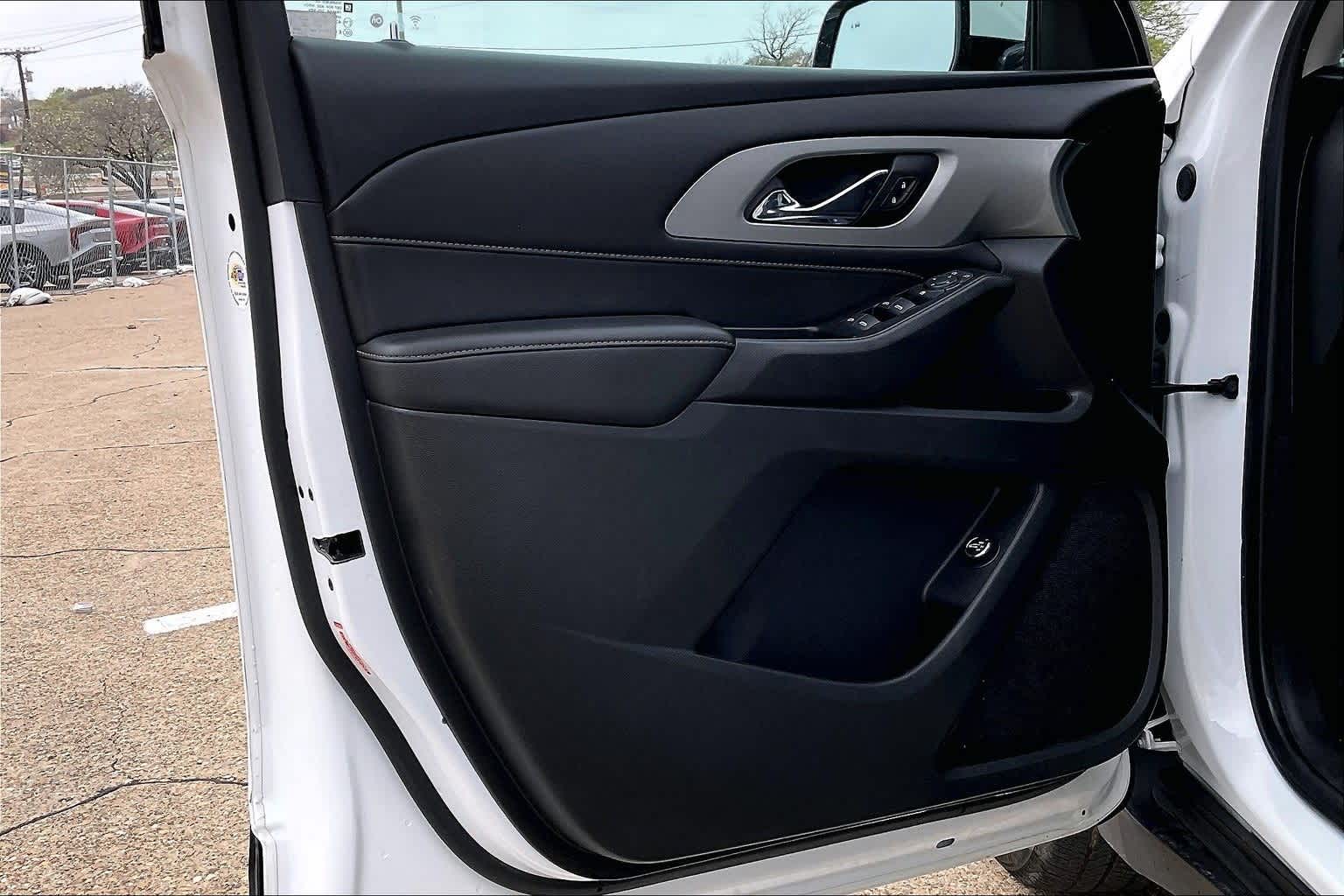 Thumbnail: 2020 Chevrolet Traverse - 27