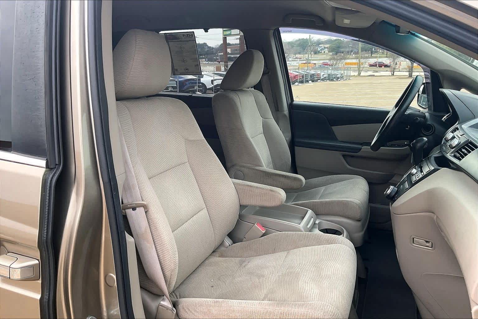 Thumbnail: 2011 Honda Odyssey - 12