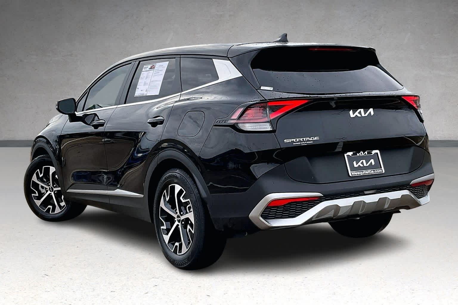 2023 Kia Sportage EX photo 3