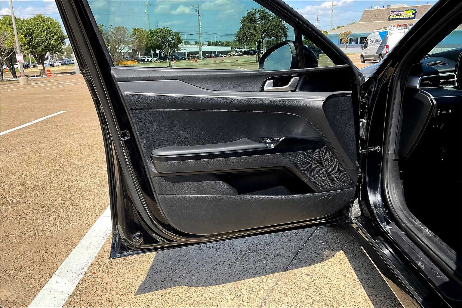 Thumbnail: 2023 Kia K5 - 27