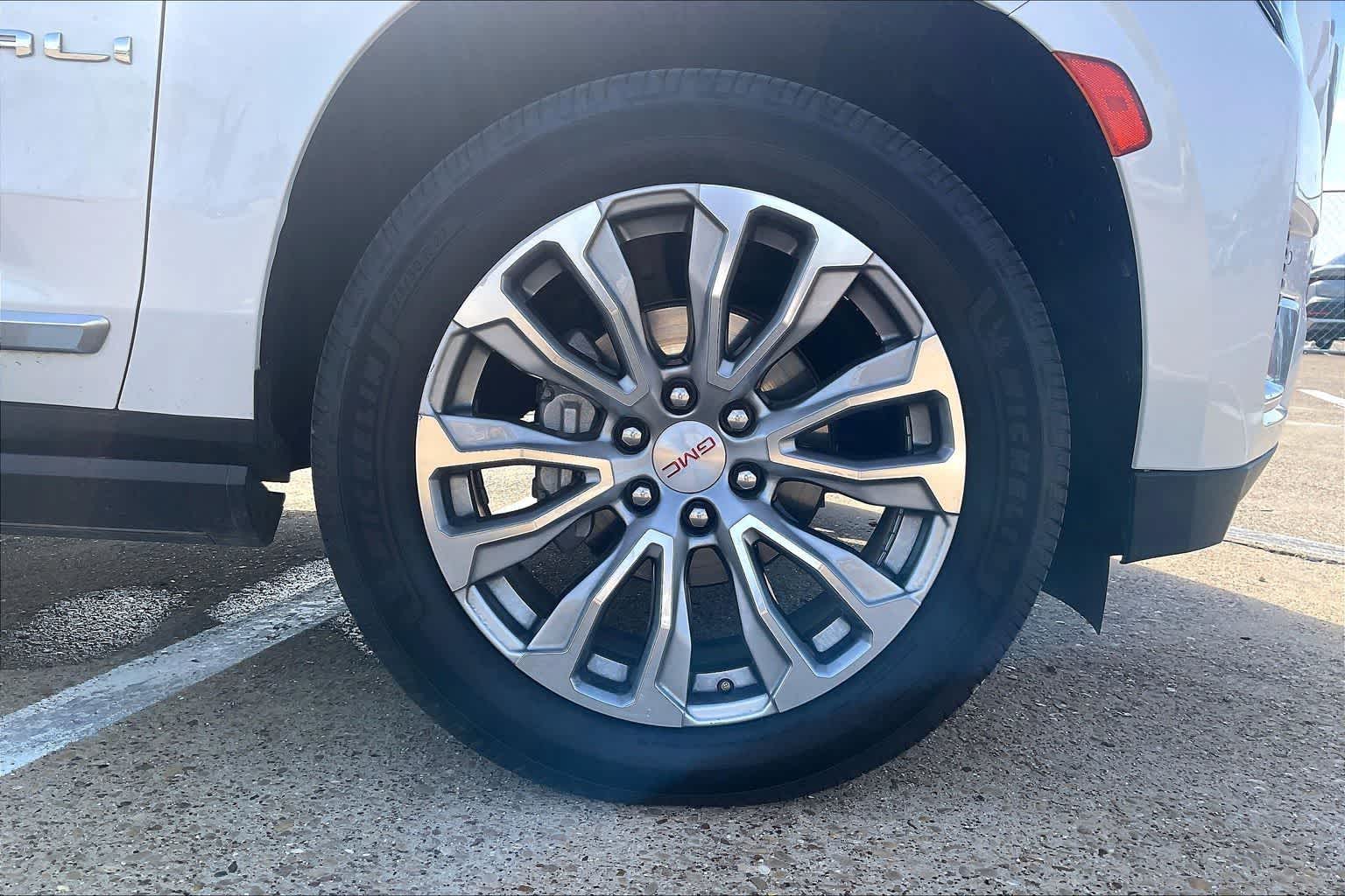 Thumbnail: 2022 GMC Yukon XL - 8