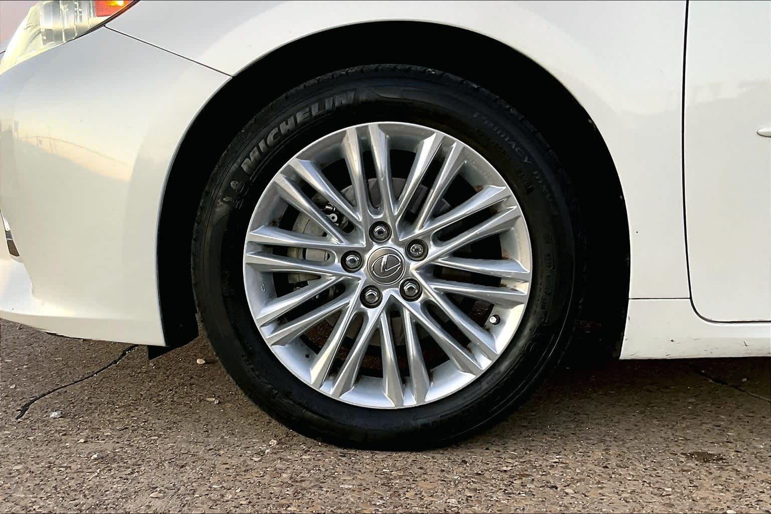 Thumbnail: 2013 Lexus ES - 8