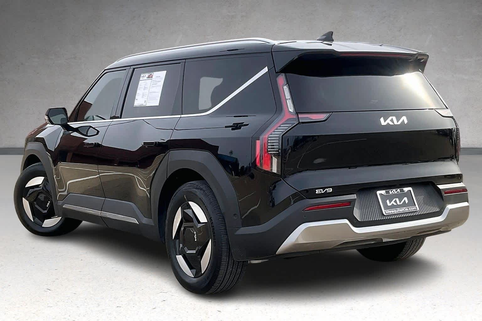 Thumbnail: 2026 Kia EV9 - 4