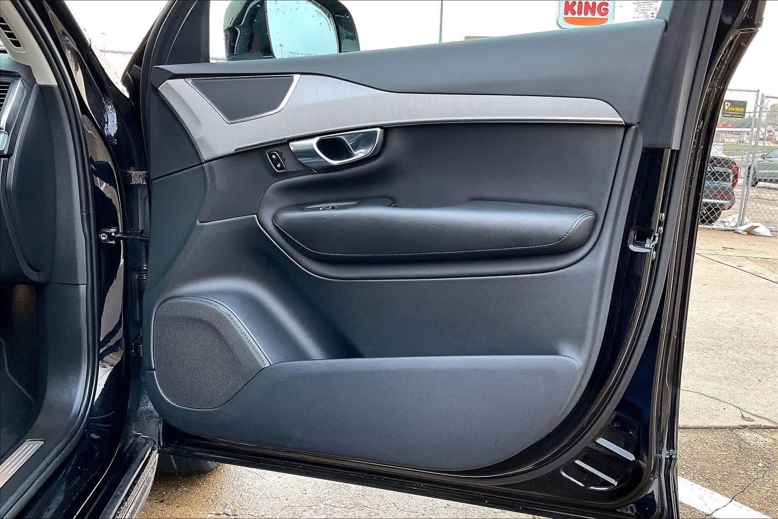 Thumbnail: 2021 Volvo XC90 - 28