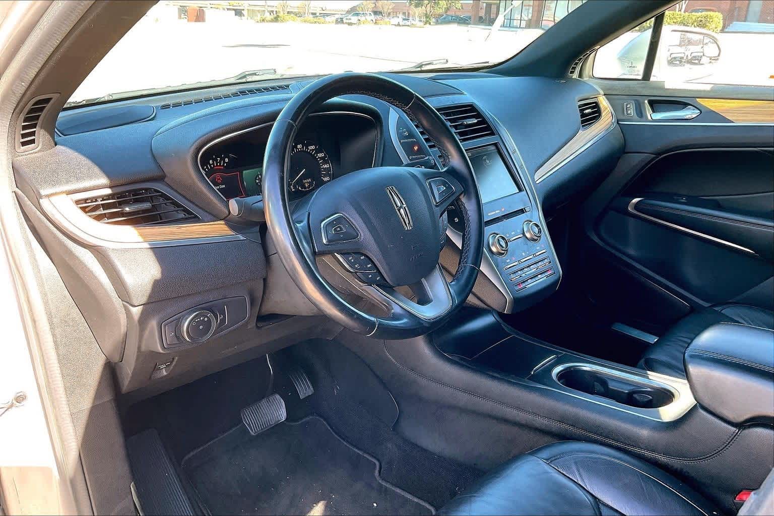 Thumbnail: 2015 Lincoln MKC - 2