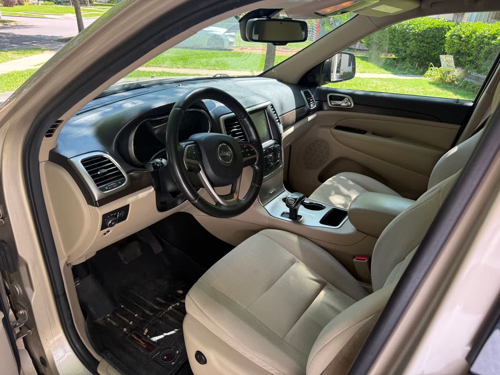 Thumbnail: 2014 Jeep Grand Cherokee - 12