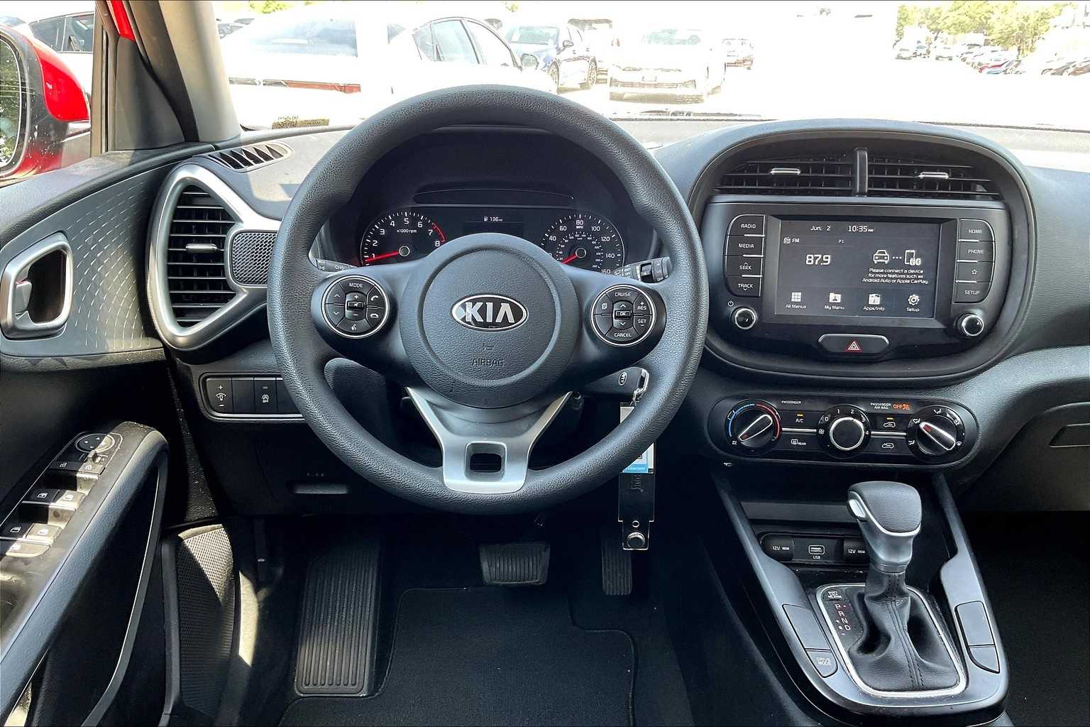 2021 Kia Soul LX 12
