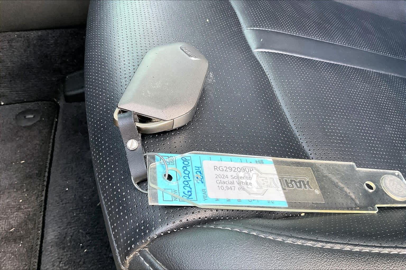 Thumbnail: 2024 Kia Sorento - 17