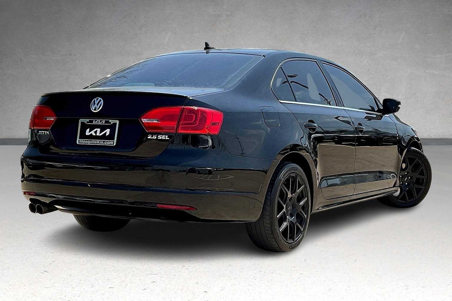 Thumbnail: 2013 Volkswagen Jetta - 22