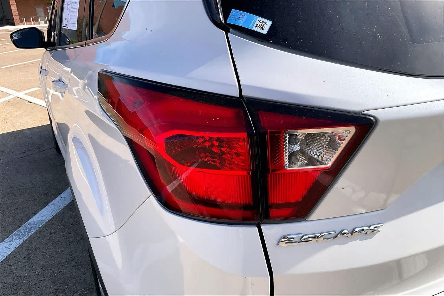 Thumbnail: 2019 Ford Escape - 31