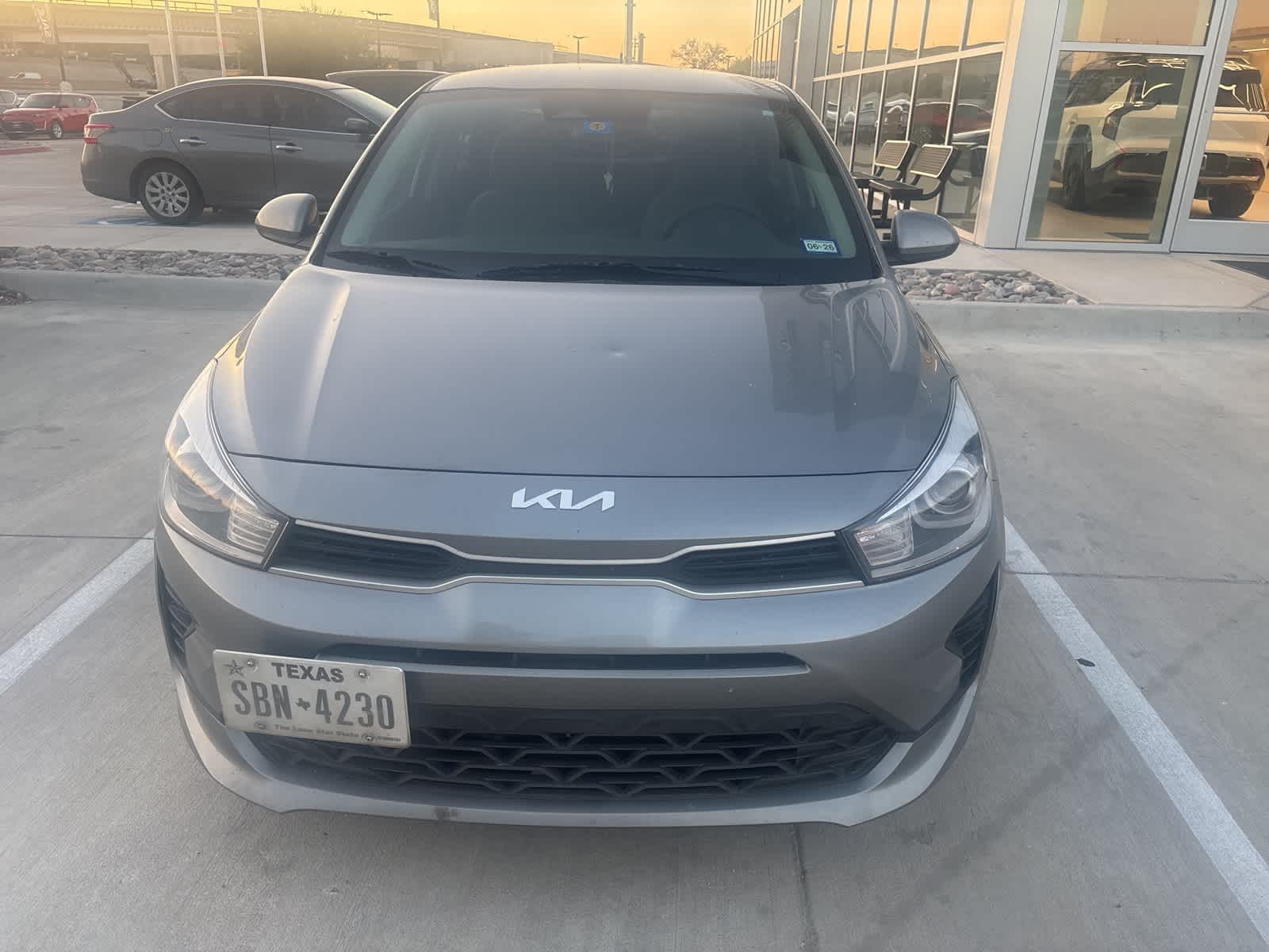 Thumbnail: 2022 Kia Rio - 3