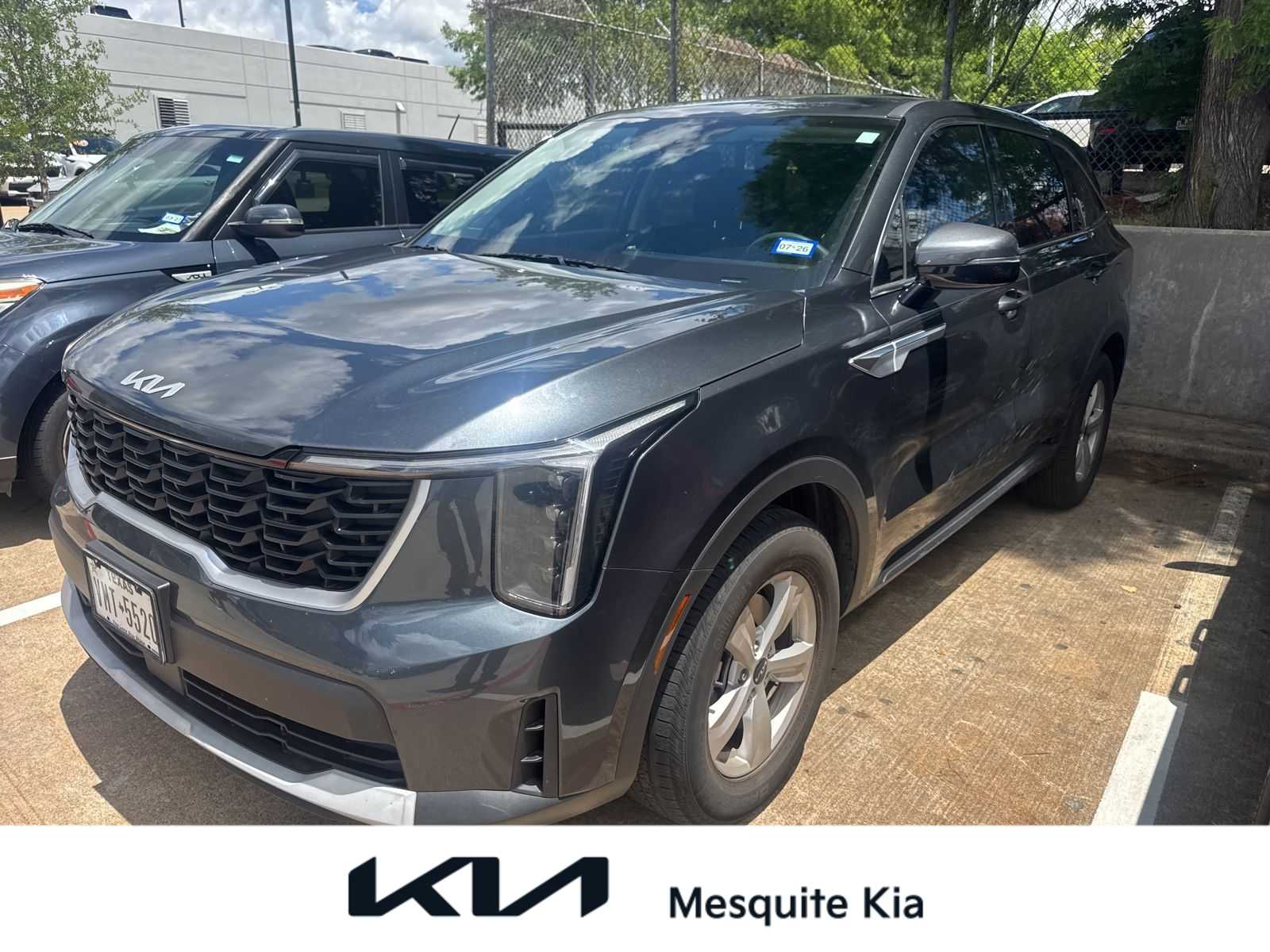 2024 Kia Sorento LX AT's photo