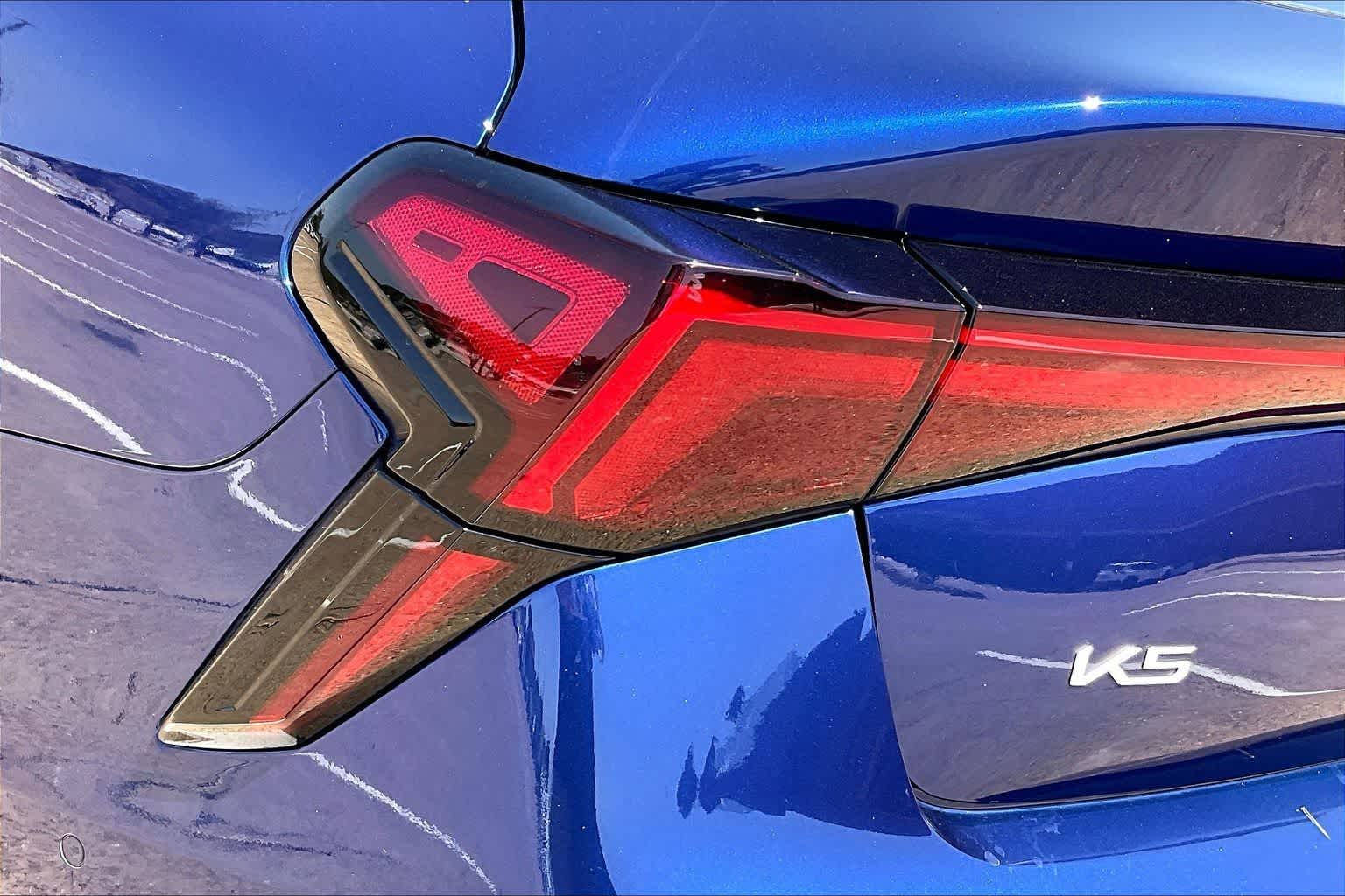 2025 Kia K5 EX - Photo 31