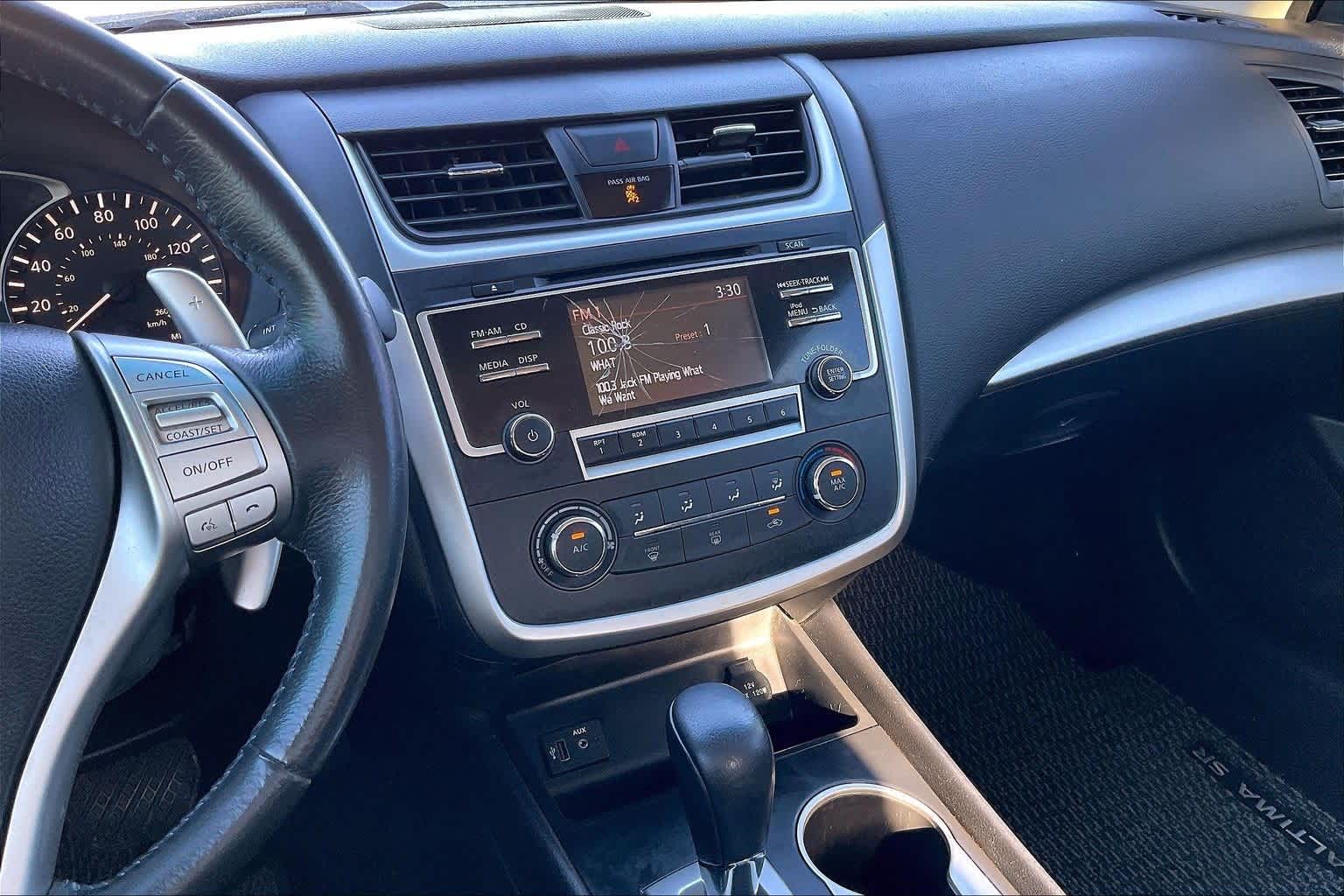 Thumbnail: 2017 Nissan Altima - 15