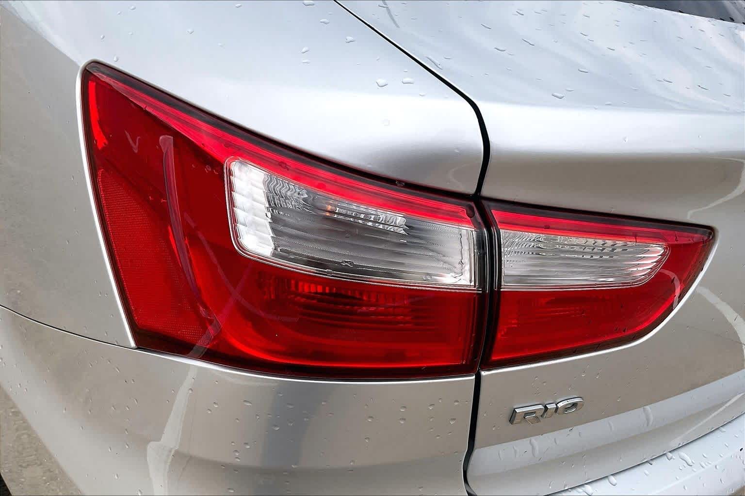 Thumbnail: 2017 Kia Rio - 30