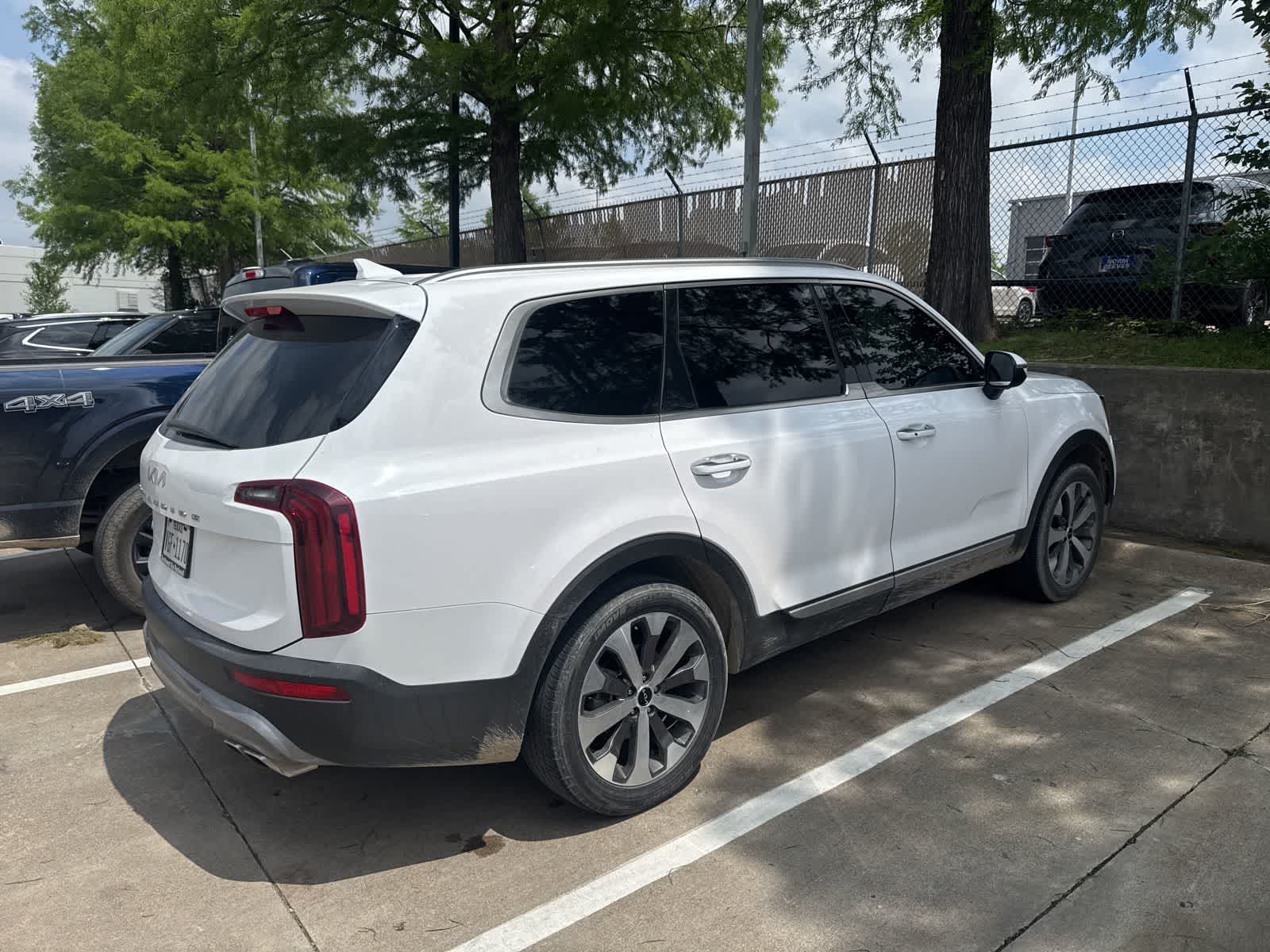 Thumbnail: 2022 Kia Telluride - 4