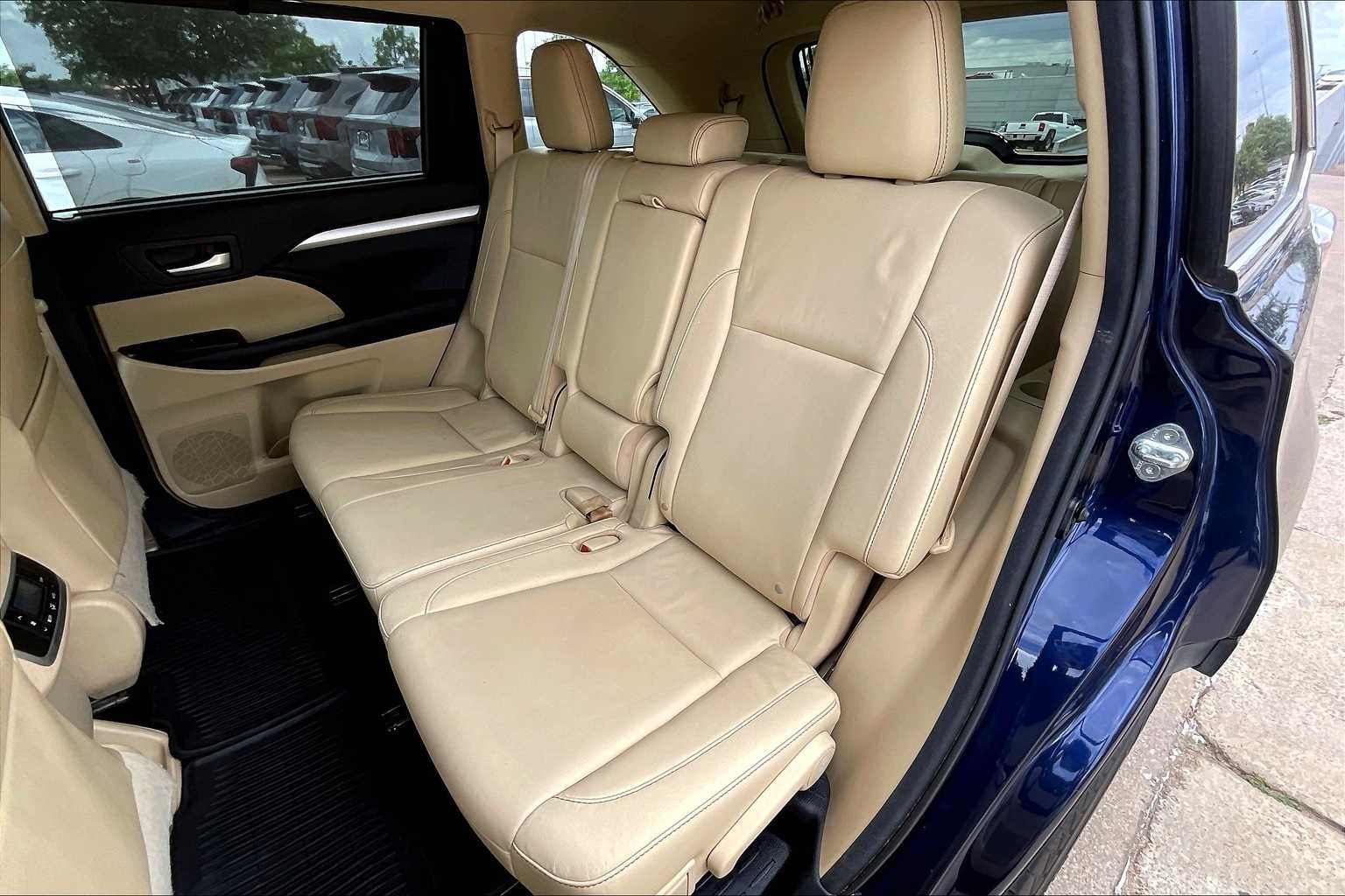 Thumbnail: 2016 Toyota Highlander - 29