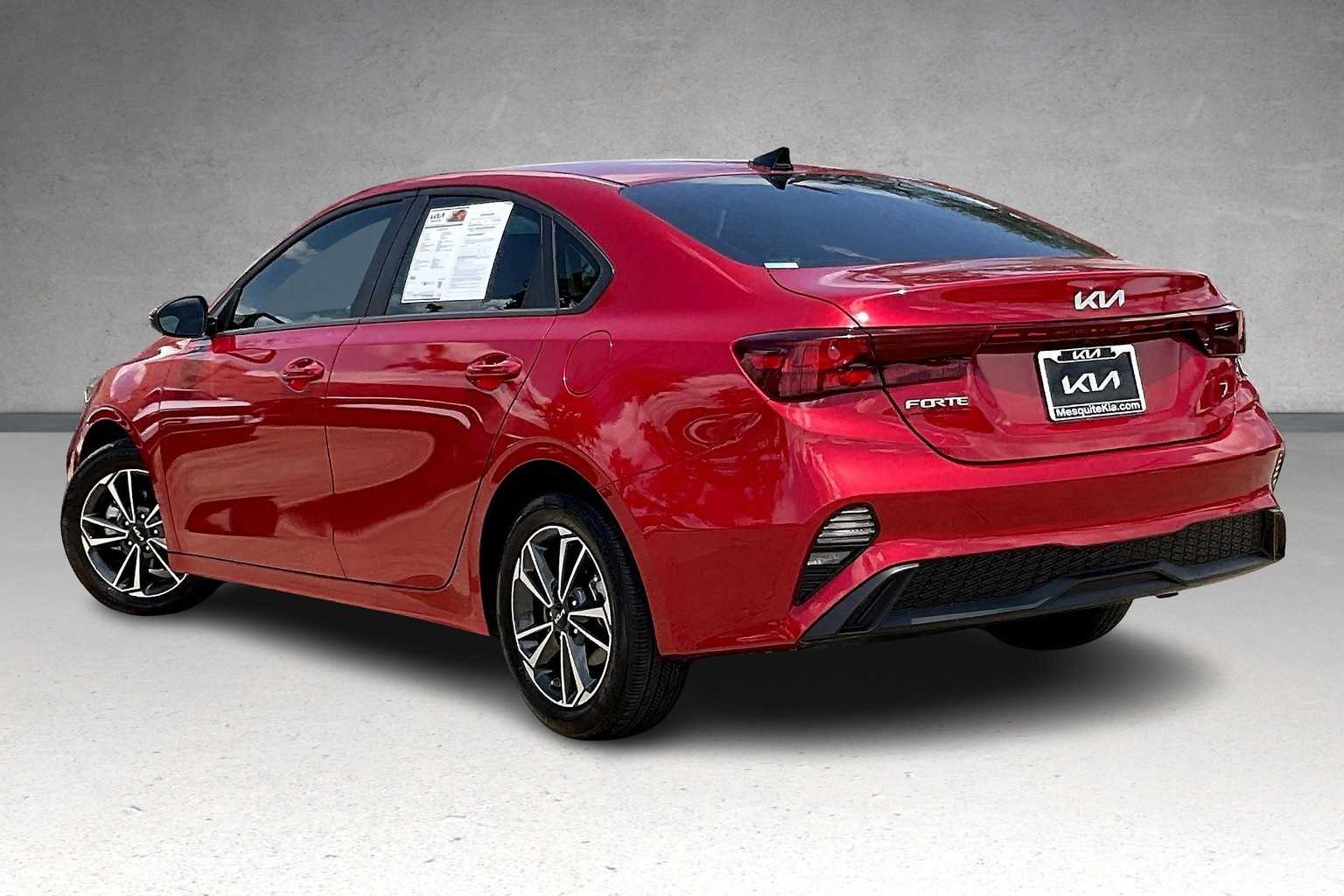 Thumbnail: 2024 Kia Forte - 4