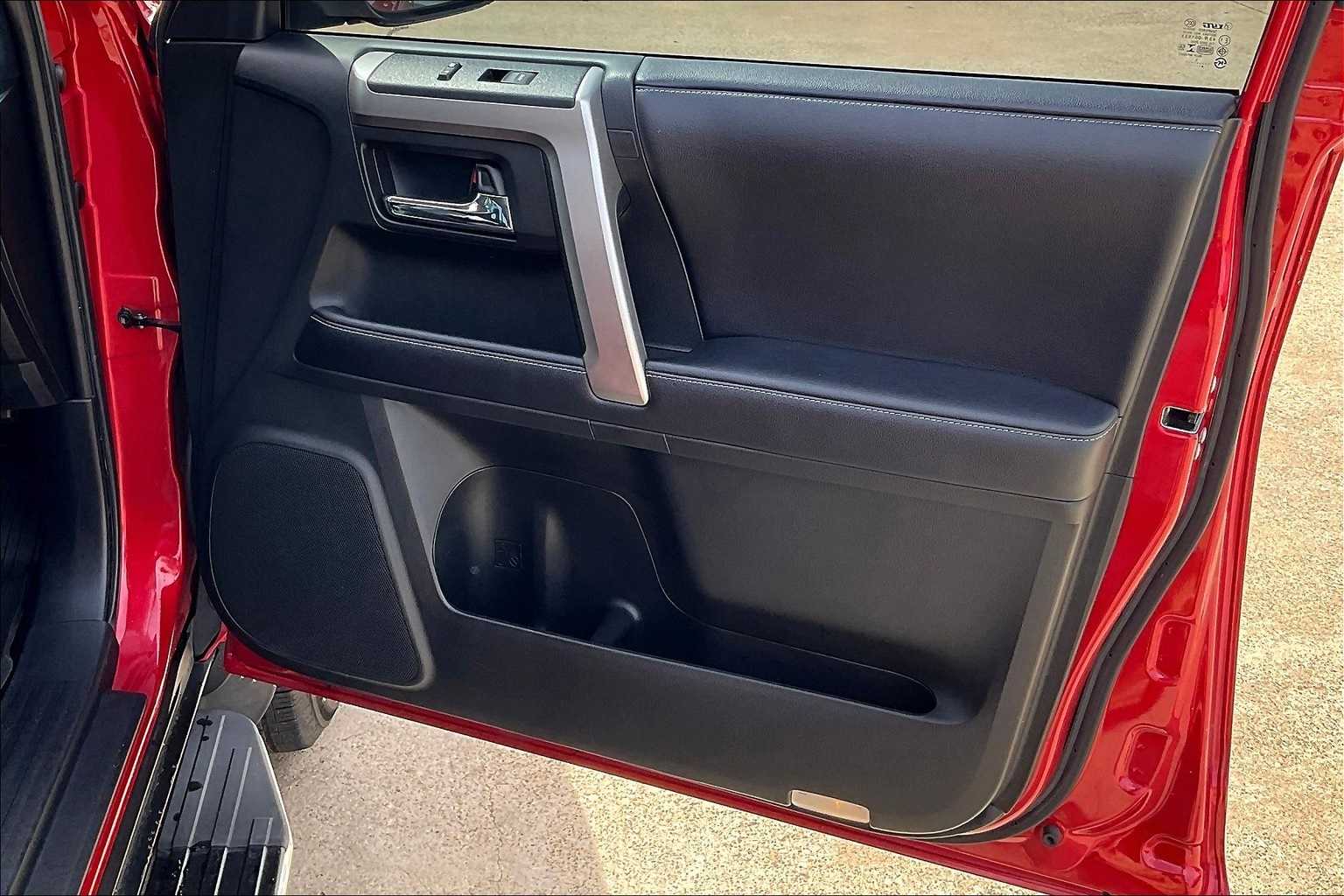 Thumbnail: 2020 Toyota 4Runner - 28