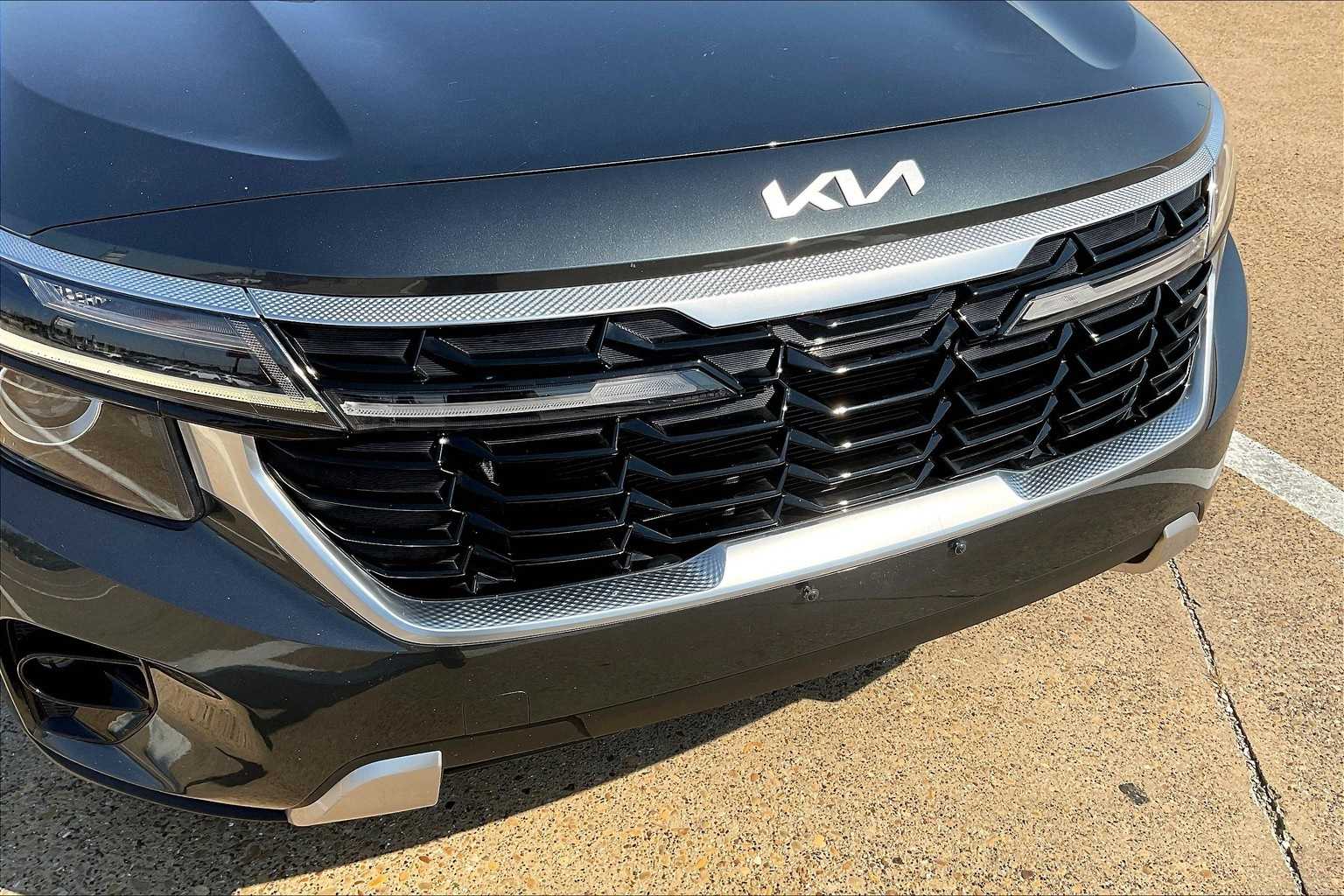 Thumbnail: 2024 Kia Seltos - 32